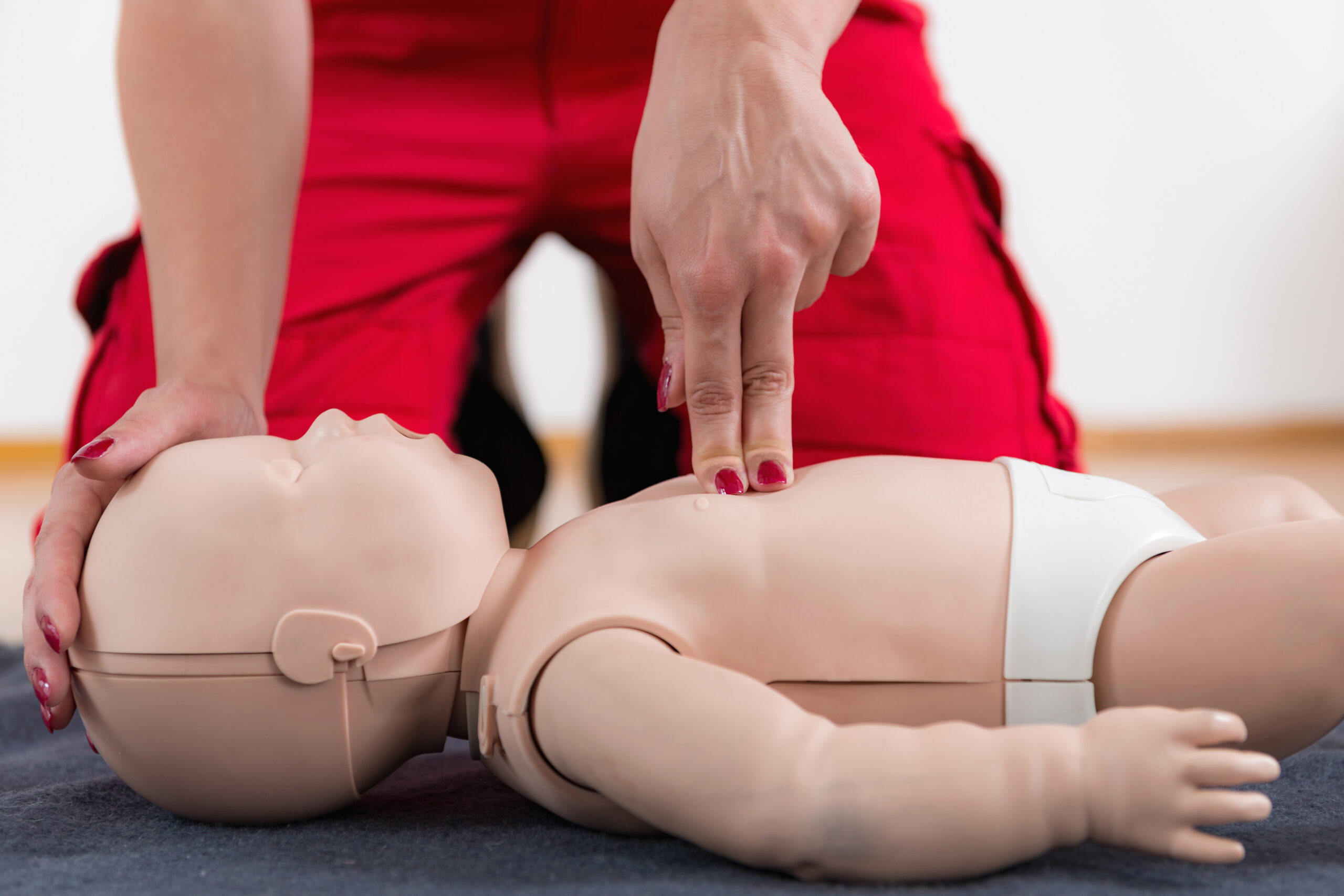 Formation premiers soins bébé parents CPR